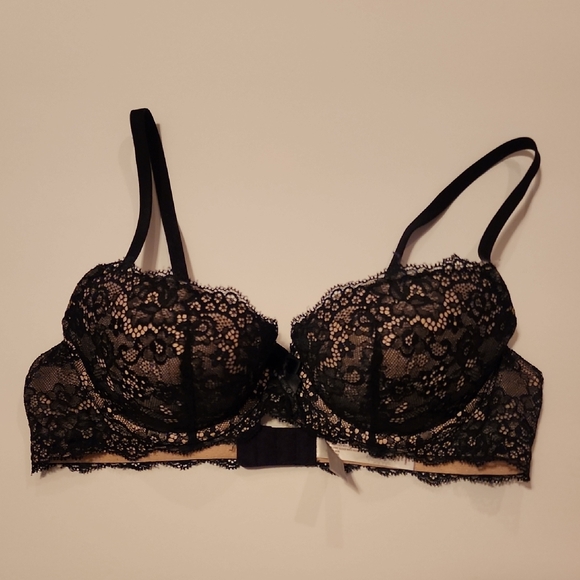 Elegant Black Lace Bra Size 36B - Picture 1 of 4
